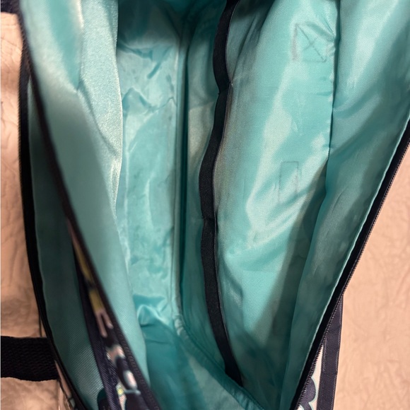 Thirty one True Beauty Bag in Paisley Day - Picture 7 of 10